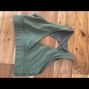 Gym shark Nikki b season 2 green bra size L